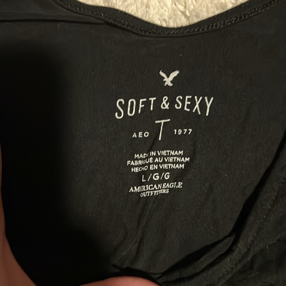 Black cold shoulder American Eagle top - Picture 2 of 3